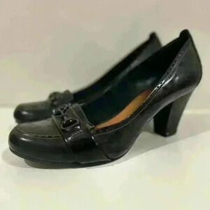 Clarks Lisa OxBlood Leather Pumps Horse-bit Buckle Round like new  condition 8.5